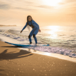 dompter les vagues : premiers pas pour s’initier au surf